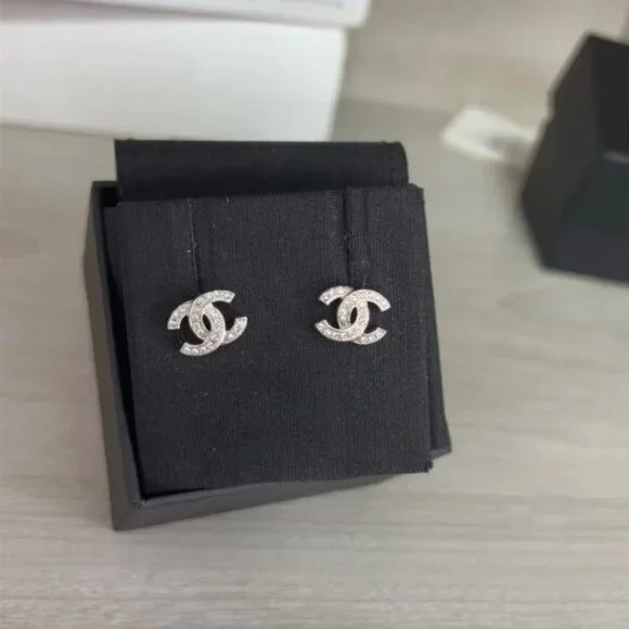 Chanel Silver CC Earrings - Picture 6 of 7